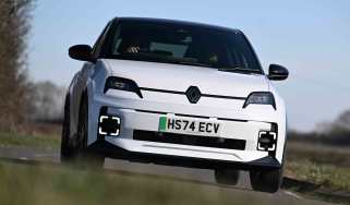 Renault 5 - front full width